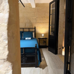 28K Suite Lux Jacuzzi & Cinema
